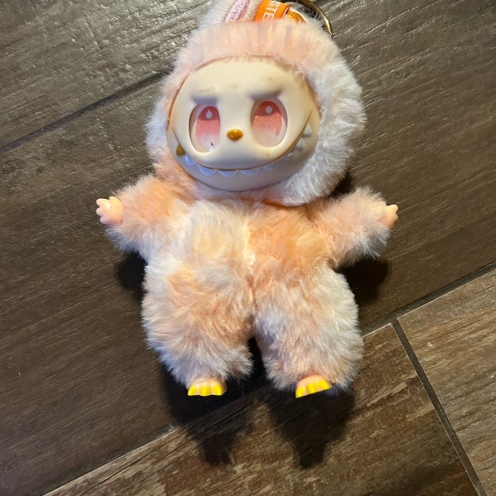 Labubu - Picture 3 of 3